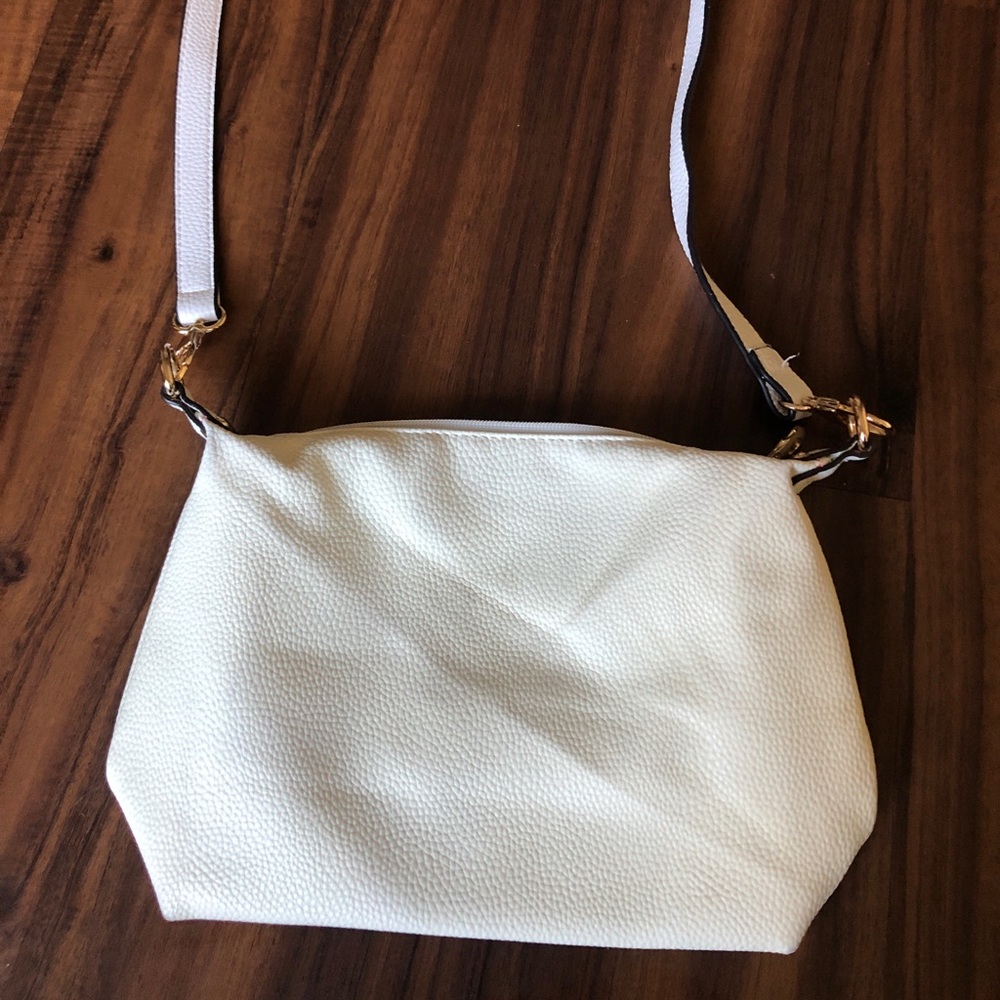 Medium crossbody white purse